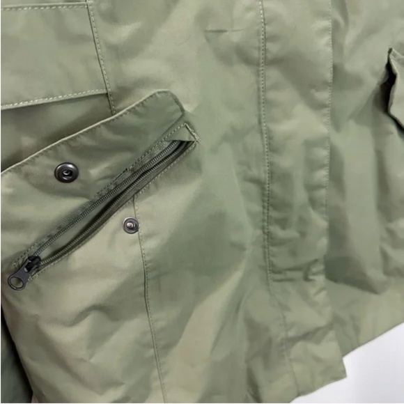 The North Face Adjustable Green Rain Jacket (S) - Picture 5 of 13